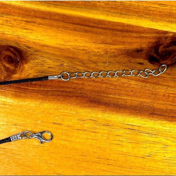 Natural Amethyst Quartz Necklace Pendant Raw Spiritual Balance Calming NWOT - Picture 7 of 11